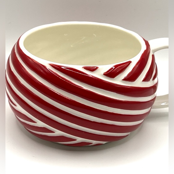 Starbucks Christmas Peppermint Red & White Swirl Coffee Mug 12 oz 2013 - Picture 2 of 7